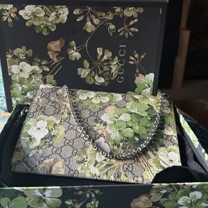 GUCCI Bloom Clutch